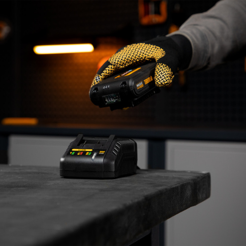 Батарея аккумуляторная IB-18-2.0, Li-Ion, 18 В, 2.0 А/ч Denzel купить в Москве с доставкой по всей России | ProtosMarket.ru