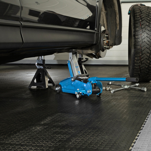 Домкрат гидравлический подкатной, 2 т, h подъема 140-340 мм Stels купить в Москве с доставкой по всей России | ProtosMarket.ru