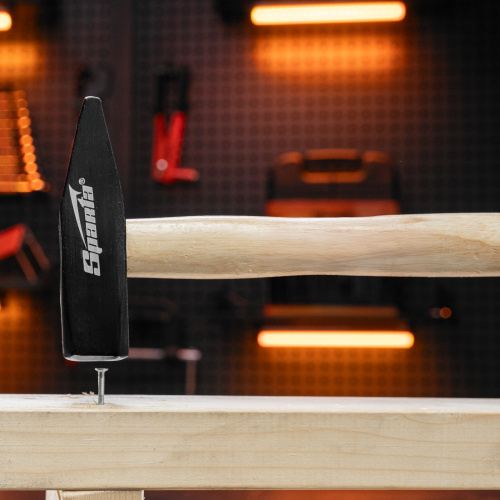 Молоток слесарный, 800 г, квадратный боек, деревянная рукоятка Sparta купить в Москве с доставкой по всей России | ProtosMarket.ru