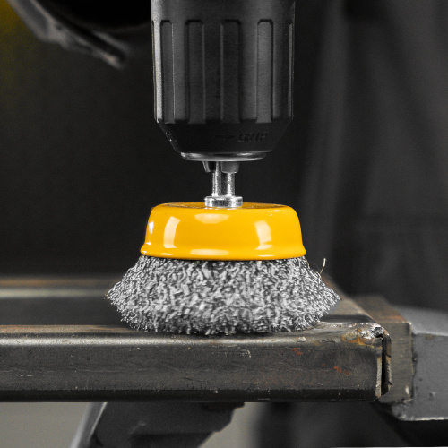 Щетка для дрели, 65 мм, Чашка, со шпилькой , нержавеющая витая проволока Denzel по ценам производителя в Казани с доставкой по всей России