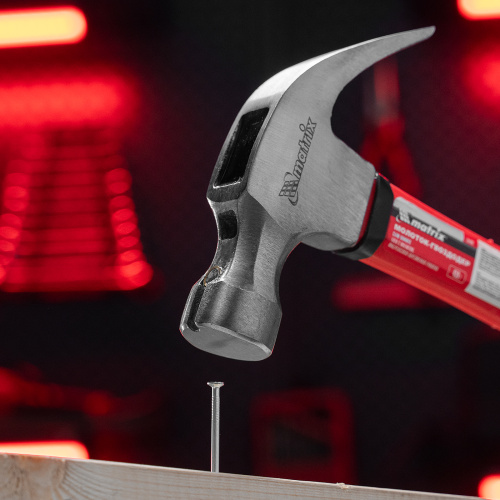 Молоток-гвоздодер, 450 г, боек c магнитом, фибергласовая обрезиненная рукоятка Matrix купить в Москве с доставкой по всей России | ProtosMarket.ru