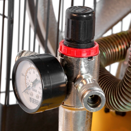 Компрессор воздушный, ременный привод BCI5500-T/200, 5.5 кВт, 200 литров, 850 л/мин Denzel по ценам производителя в Казани с доставкой по всей России