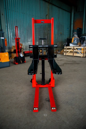 Штабелер гидравлический 2,0 т 1,6 м TOR CTY-E с раздвижными вилами по ценам производителя в Казани с доставкой по всей России