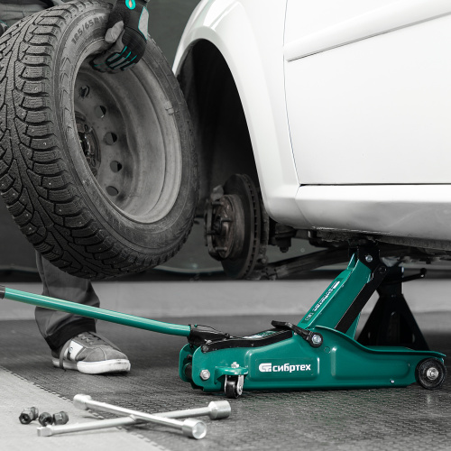 Домкрат гидравлический подкатной, 2 т, 85-330 мм, низкий подхват, в пласт. кейсе Сибртех по ценам производителя в Казани с доставкой по всей России