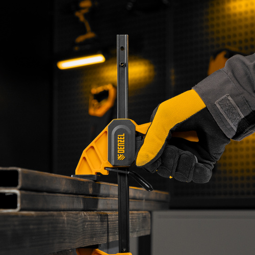 Струбцина F-образная, быстрозажимная, 150 х 55 мм, усиленный нейлоновый корпус Denzel купить в Москве с доставкой по всей России | ProtosMarket.ru