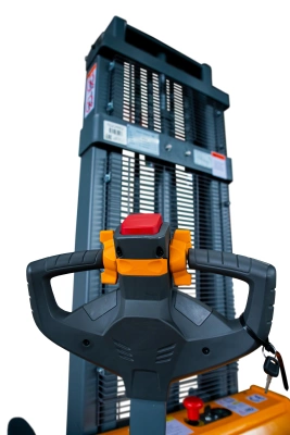 Штабелер самоходный 1,5 т 1,6 м XILIN CDD15R-EN 24/105 В/Ач с раздвижными вилами купить в Москве с доставкой по всей России | ProtosMarket.ru