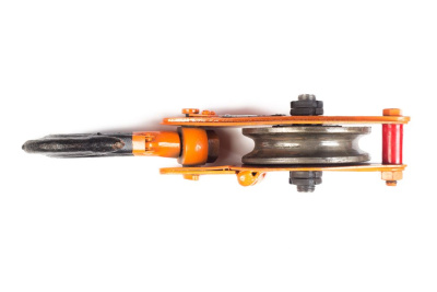 Блок монтажный однорольный с  крюком TOR 1 т с откидной щекой купить в Москве с доставкой по всей России | ProtosMarket.ru