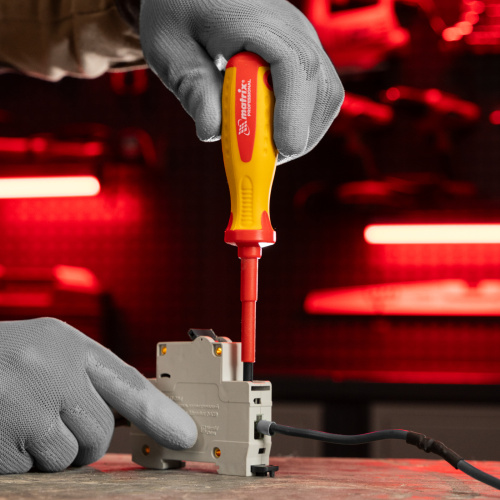 Отвертка Insulated, PH1 x 75 мм, CrMo, до 1000 В, двухкомпонентная рукоятка Matrix Professional купить в Москве с доставкой по всей России | ProtosMarket.ru