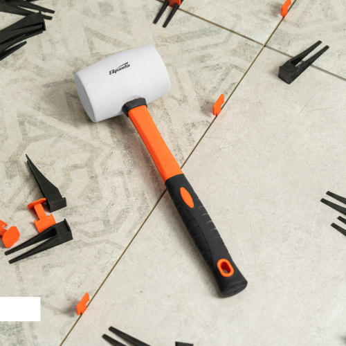 Киянка резиновая, 450 г, белая резина, фибергласовая рукоятка Sparta купить в Москве с доставкой по всей России | ProtosMarket.ru