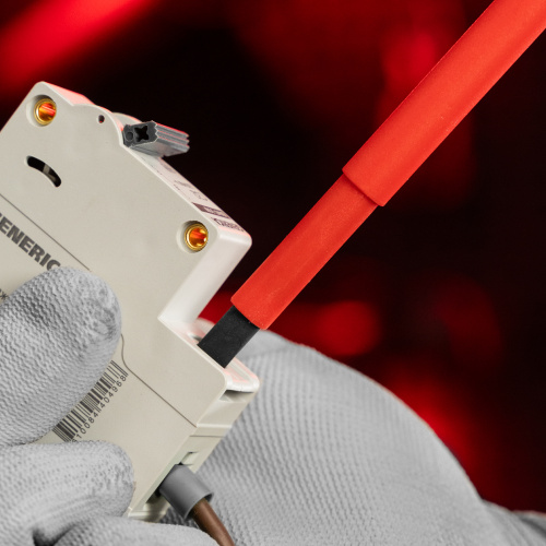 Набор диэлектрических отверток 7 шт, до 1000 В, пробник электрический до 250 В, двухкомпонентные рукоятки Matrix Professional купить в Москве с доставкой по всей России | ProtosMarket.ru