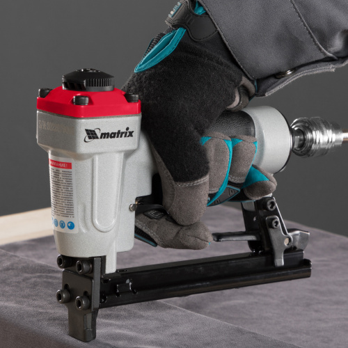 Степлер пневматический для прямоугольных скоб от 6 до 13 мм Matrix купить в Москве с доставкой по всей России | ProtosMarket.ru