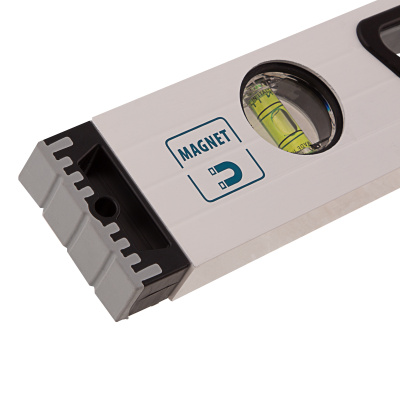 Уровень алюминиевый, 600 мм, усиленный, рукоятки, фрезерованный, 3 глазка, магнитный Gross купить в Москве с доставкой по всей России | ProtosMarket.ru