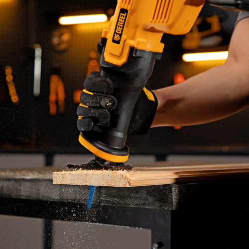 Пила сабельная аккумуляторная CRC-115-0,  18В Li-Ion Denzel купить в Москве с доставкой по всей России | ProtosMarket.ru