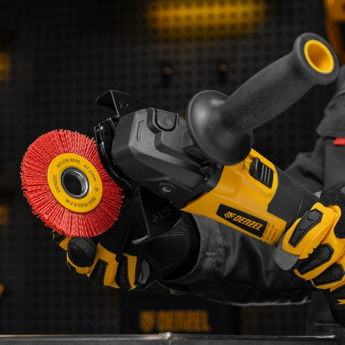 Щетка для УШМ, 100 мм, Плоская, нейлоновая щетина, посадка 22,2 мм Denzel по ценам производителя в Казани с доставкой по всей России