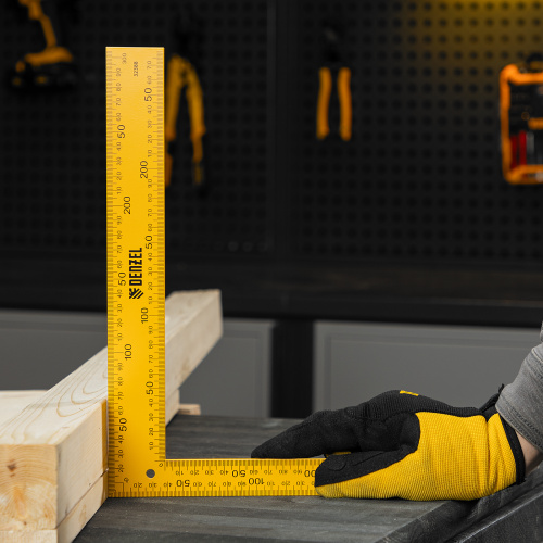 Угольник стальной, 200 х 300 мм Denzel по ценам производителя в Казани с доставкой по всей России