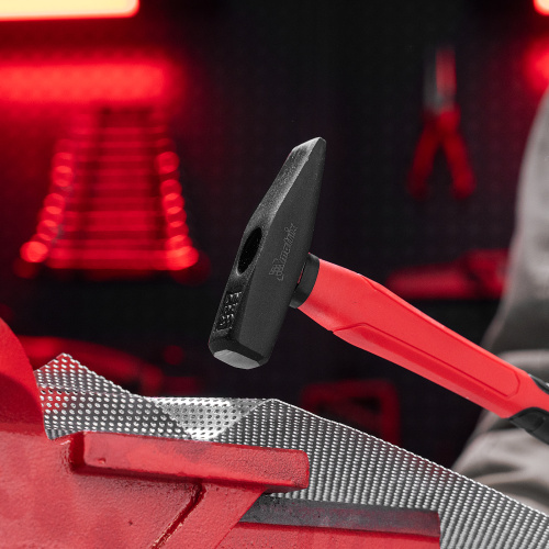 Молоток слесарный optimal, 200 г, фибергласовая обрезиненная рукоятка, квадратный боек Matrix по ценам производителя в Казани с доставкой по всей России