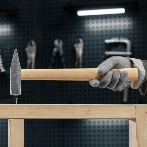 Молоток слесарный, 600 г, квадратный боек, деревянная рукоятка купить в Москве с доставкой по всей России | ProtosMarket.ru