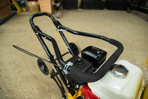 Виброплита 85 кг, 13кН (Honda) бак, коврик, колесный комплект TOR T-80 по ценам производителя в Казани с доставкой по всей России