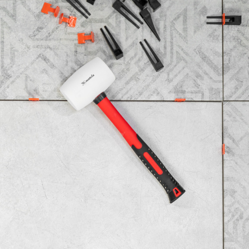 Киянка резиновая, 450 г, белая резина, фибергласовая рукоятка Matrix купить в Москве с доставкой по всей России | ProtosMarket.ru