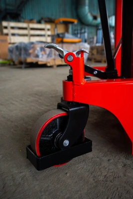 Штабелер гидравлический 2,0 т 1,6 м TOR CTY-E с раздвижными вилами по ценам производителя в Казани с доставкой по всей России