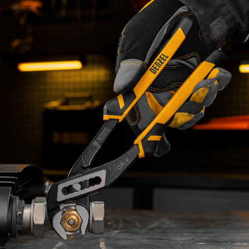 Набор инструментов, 1/2", 1/4", CrV, S2, пластиковый кейс, 64 предмета Denzel по ценам производителя в Казани с доставкой по всей России