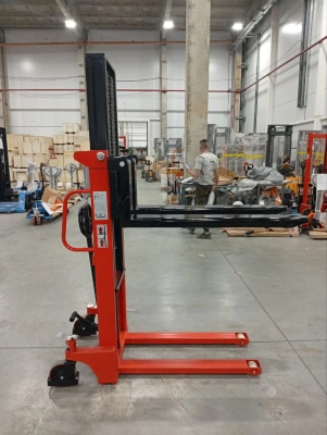 Штабелер гидравлический 1,5 т 2,0 м TOR CTY-EH с раздвижными вилами по ценам производителя в Казани с доставкой по всей России