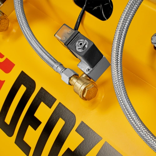 Компрессор безмасляный, малошумный  DLS 2250/100, 2250 Вт, 3x750, 100 л, 410 л/мин блок управления/ Denzel купить в Москве с доставкой по всей России | ProtosMarket.ru