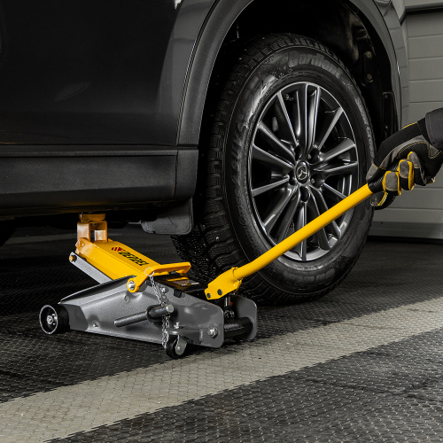 Домкрат гидравлический подкатной с фиксатором, 2,8 т, 135-385 мм Denzel купить в Москве с доставкой по всей России | ProtosMarket.ru