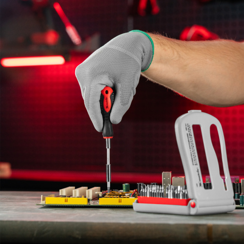 Отвертка для точных работ с насадками Fusion, 22 предмета, в пластиковом пенале Matrix купить в Москве с доставкой по всей России | ProtosMarket.ru