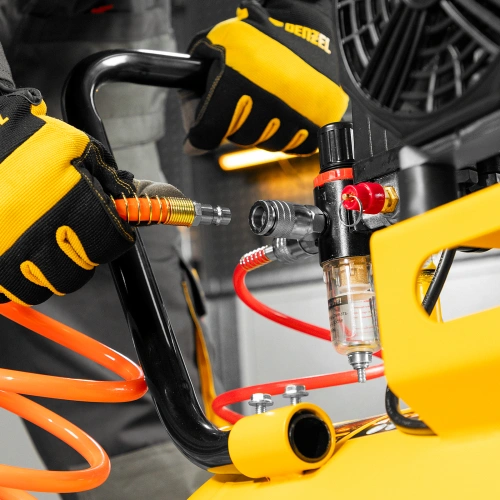 Компрессор безмасляный, малошумный DLS 3300/100, 3300 Вт,3x1100, 100 л, 570 л/мин ,блок управления Denzel купить в Москве с доставкой по всей России | ProtosMarket.ru