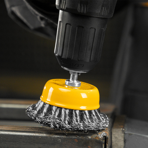 Щетка для дрели, 65 мм, Чашка, со шпилькой, нержавеющая крученая проволока Denzel по ценам производителя в Казани с доставкой по всей России