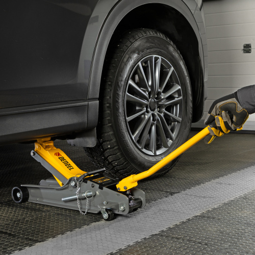 Домкрат гидравлический подкатной с фиксатором, 2,5 т, 85-385 мм Denzel по ценам производителя в Казани с доставкой по всей России